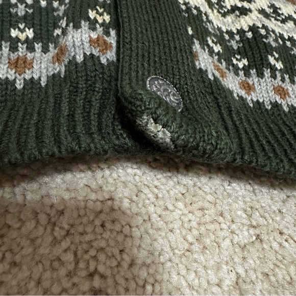 🎀BOGO 50% off 🎀 Patterned Green and White Cardigan - Picture 8 of 10